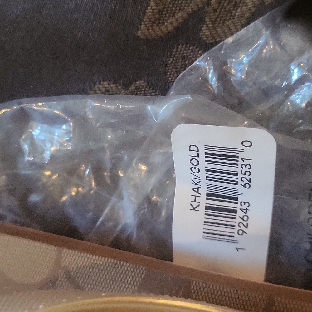 Coach Gold   Tan Flip Flops Bagged Tagged Last Pair In This Color - Picture 4 of 5